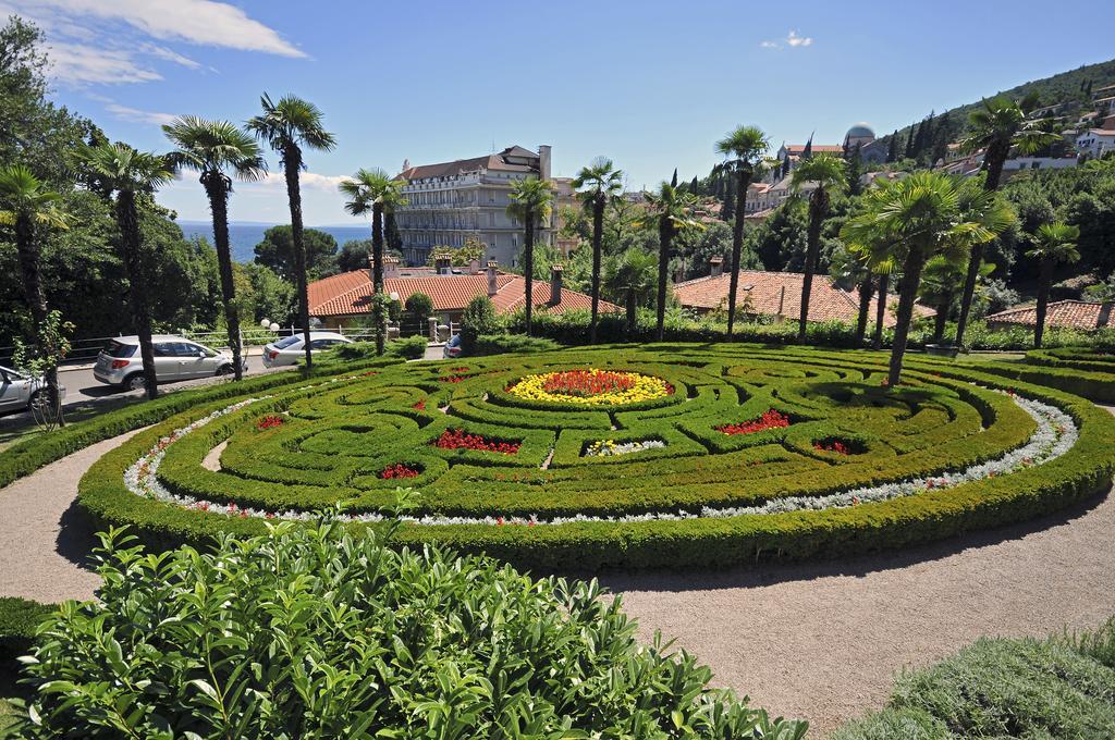 Hotel Опатія Екстер'єр фото
