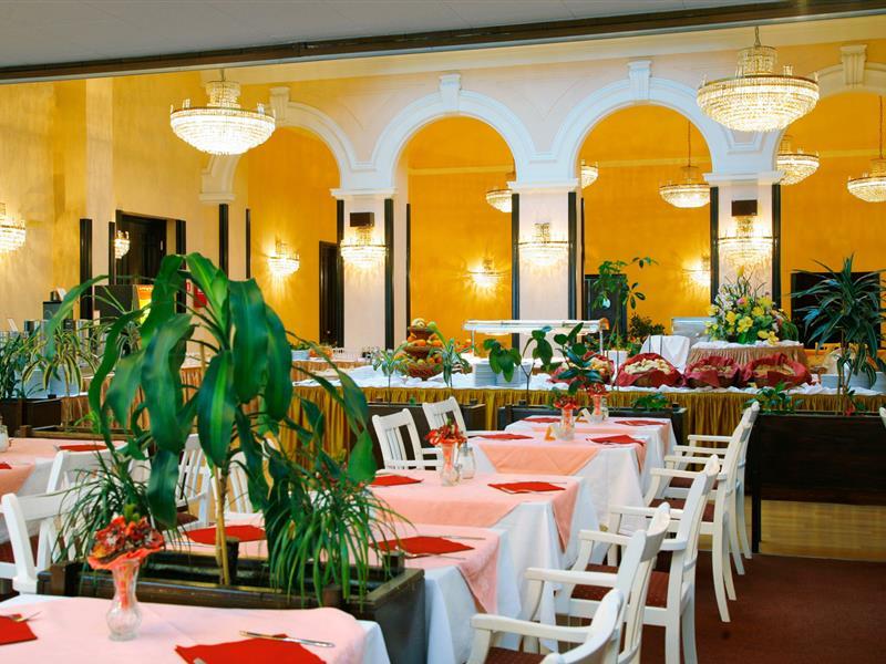 Hotel Опатія Екстер'єр фото