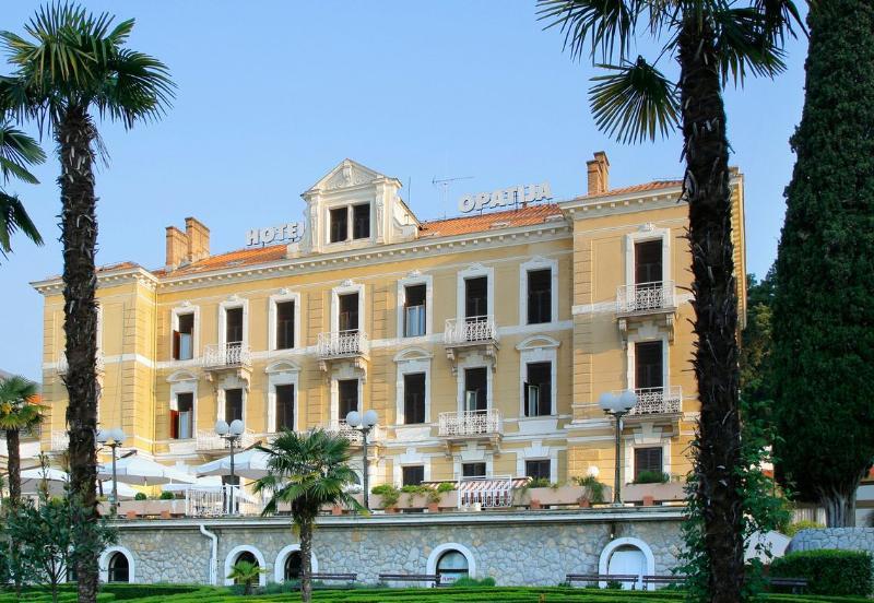 Hotel Опатія Екстер'єр фото
