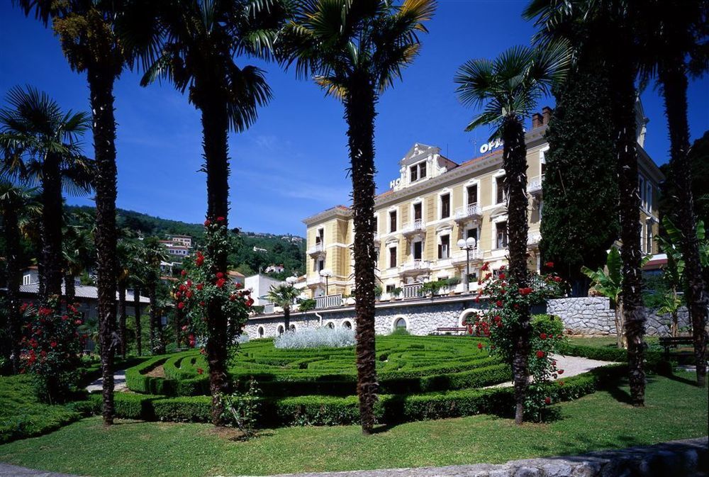 Hotel Опатія Екстер'єр фото