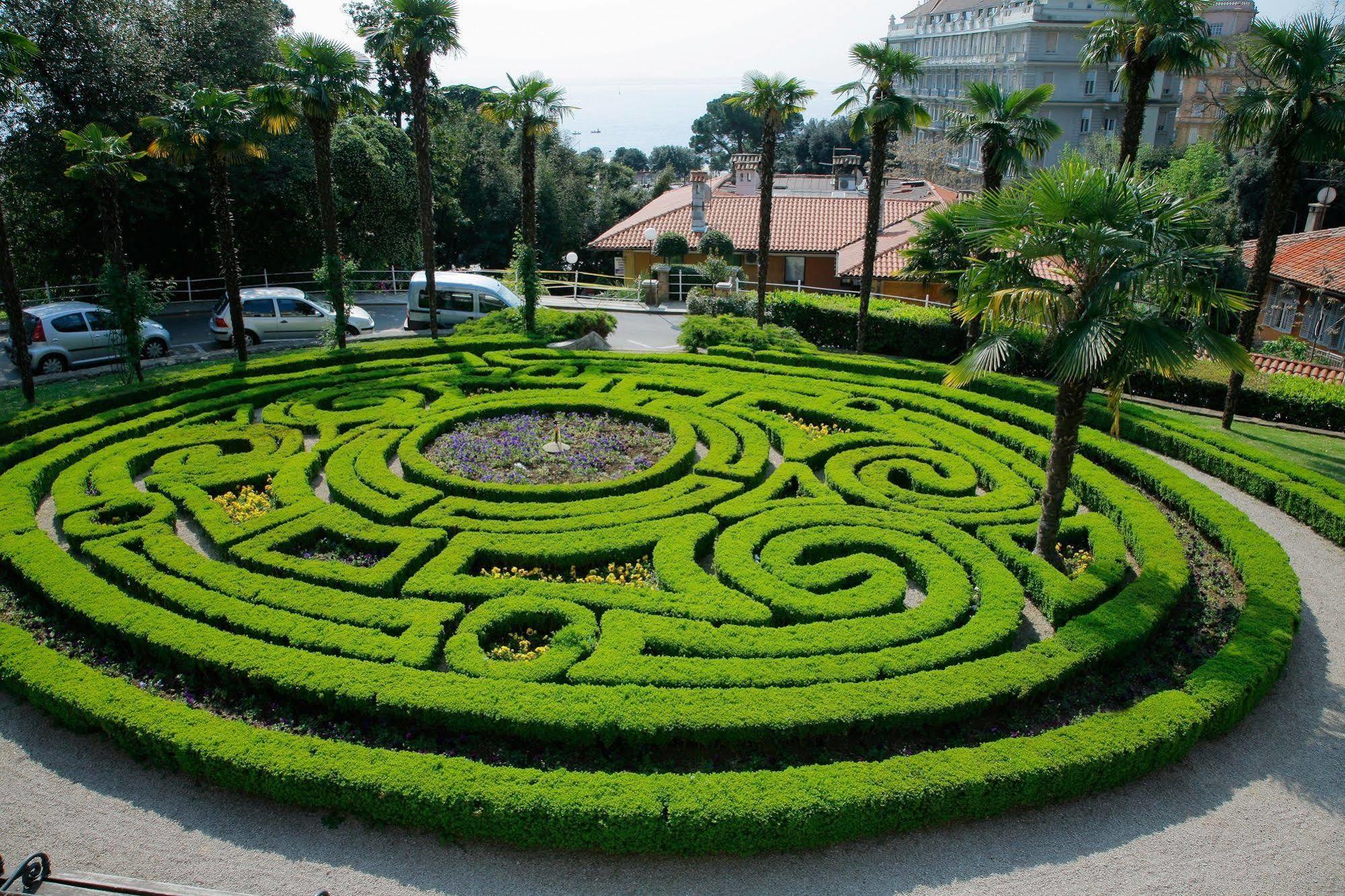 Hotel Опатія Екстер'єр фото