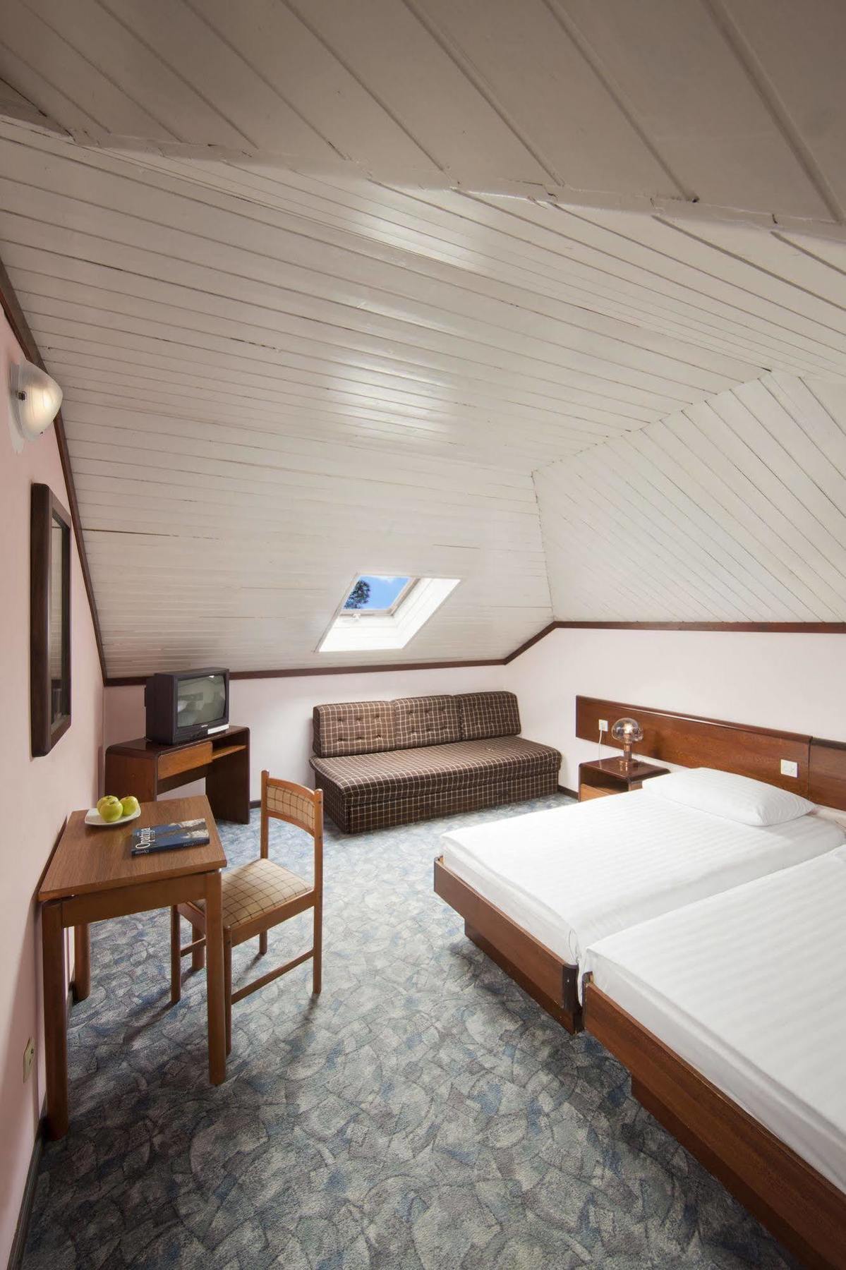 Hotel Опатія Екстер'єр фото