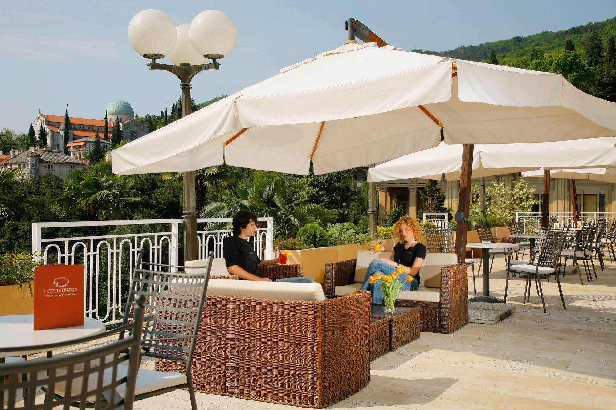 Hotel Опатія Екстер'єр фото